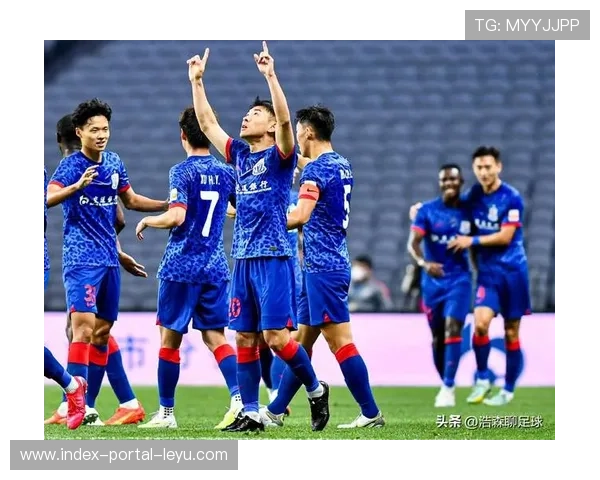 “上海德比”持续成为联赛焦点，海港申花竞争从场内延至场外